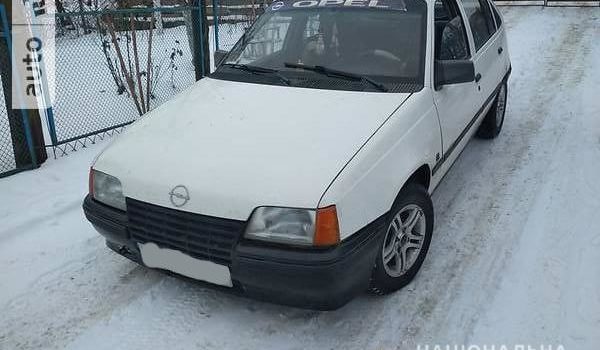 Поліцейські затримали молодиків за угон автомобіля у Костополі Поліцейські затримали молодиків за угон автомобіля у Костополі