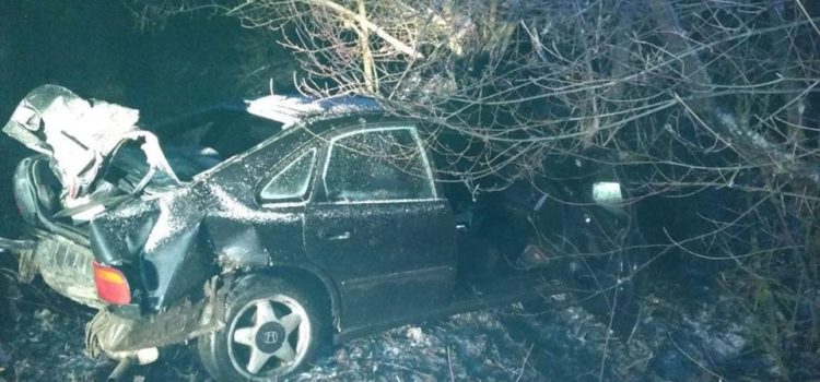 У Рівному нічні перегони для нетверезого водія закінчились ДТП У Рівному нічні перегони для нетверезого водія закінчились ДТП