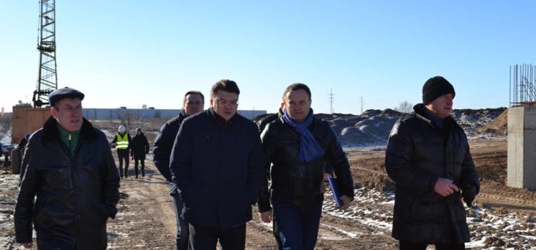 Міністр молоді і спорту відвідав будівництво спорткомплексу на Макарова Міністр молоді і спорту відвідав будівництво спорткомплексу на Макарова