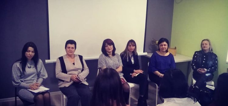 Успішні гощанки ділилися власним досвідом роботи Успішні гощанки ділилися власним досвідом роботи