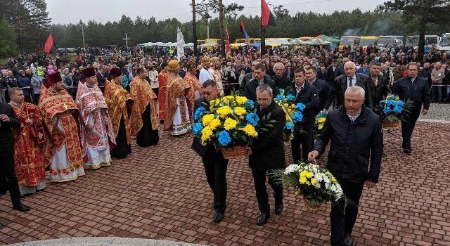 75-ту річницю подвигу Героїв Гурб вшанували на Рівненщині 75-ту річницю подвигу Героїв Гурб вшанували на Рівненщині