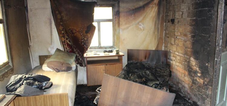 На Рівненщині під час пожежі виявили мертві тіла двох чоловіків На Рівненщині під час пожежі виявили мертві тіла двох чоловіків