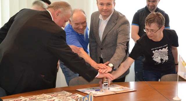 Пам’ятний набір випустило Рівненське відділення Укрпошти до ювілею мотоспорту Пам’ятний набір випустило Рівненське відділення Укрпошти до ювілею мотоспорту