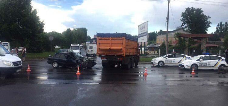 В Рівному у ДТП травмувалося двоє дітей В Рівному у ДТП травмувалося двоє дітей