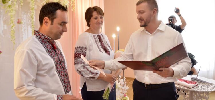 Міністр юстиції Павло Петренко взяв участь у церемонії ювілейного одруження на Рівненщині Міністр юстиції Павло Петренко взяв участь у церемонії ювілейного одруження на Рівненщині