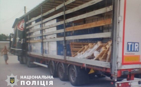 На Рівненщині затримали злочинну групу на крадіжці товару, вартістю 2 мільйони гривень На Рівненщині затримали злочинну групу на крадіжці товару, вартістю 2 мільйони гривень
