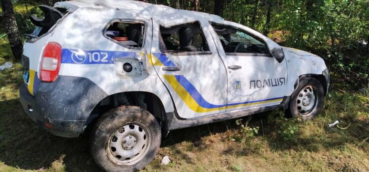 На Рівненщині автівка поліцейських потрапила у ДТП На Рівненщині автівка поліцейських потрапила у ДТП