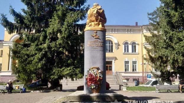 За фактом пошкодження пам’ятника у Здолбунові відкрито кримінальне провадження За фактом пошкодження пам’ятника у Здолбунові відкрито кримінальне провадження