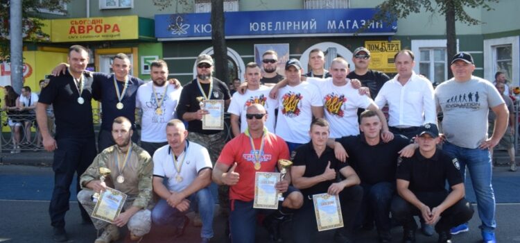 Рятувальники здобули перемогу у змаганнях “Найсильніший захисник. Рівне 2019” Рятувальники здобули перемогу у змаганнях “Найсильніший захисник. Рівне 2019”