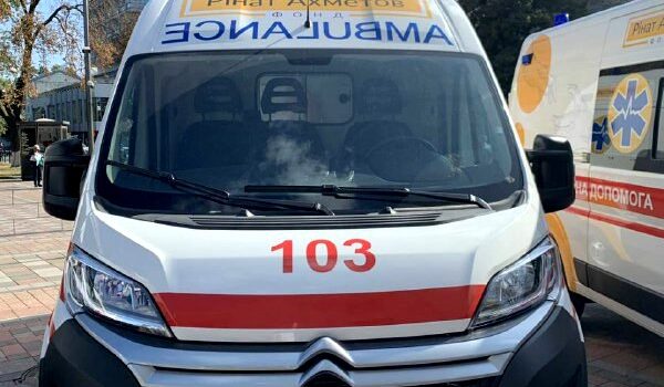 З ініціативи Президента медзакладам Рівненщини передано чотири автомобілі швидкої допомоги З ініціативи Президента медзакладам Рівненщини передано чотири автомобілі швидкої допомоги