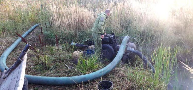 На Рівненщині поліцейські вилучили бурштин, обладнання для його видобутку та виявили старателів На Рівненщині поліцейські вилучили бурштин, обладнання для його видобутку та виявили старателів