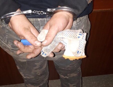 Слідчі затримали чоловіка, який обікрав школу у Рівному Слідчі затримали чоловіка, який обікрав школу у Рівному